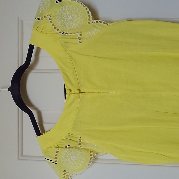 Yellow Eyelet Trim Top - S - Picture 5 of 9